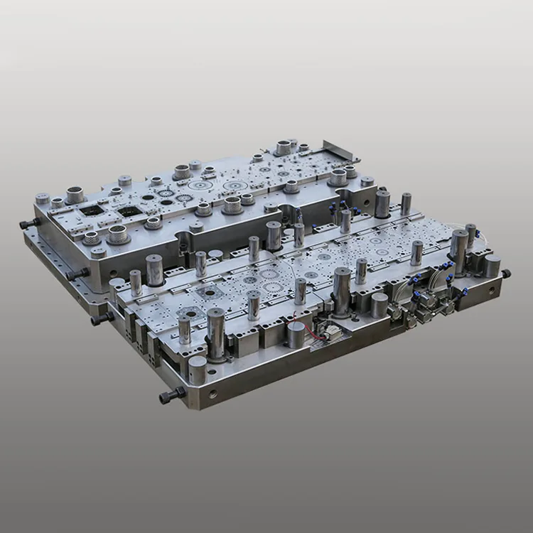 Dwurzędowa matryca progresywna do sprężarki lodówki